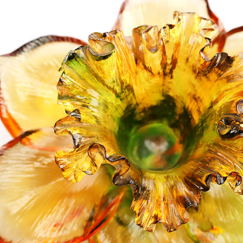 Glazen bloemblaadjevormige kaarsenhouder