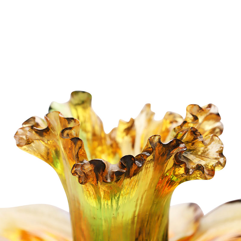 Glazen bloemblaadjevormige kaarsenhouder