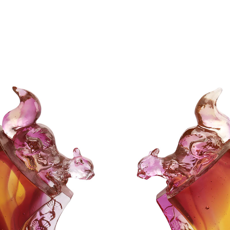 Paars gekleurde glazuur kandelaar