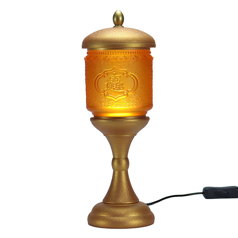 Glazen offergaven voor de boeddhistische tempel om rijkdom en schatten te brengen