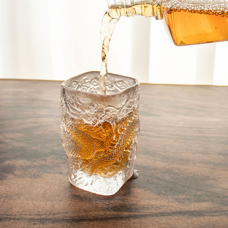 Antiek Draak reliëfglas wijnkop theekop