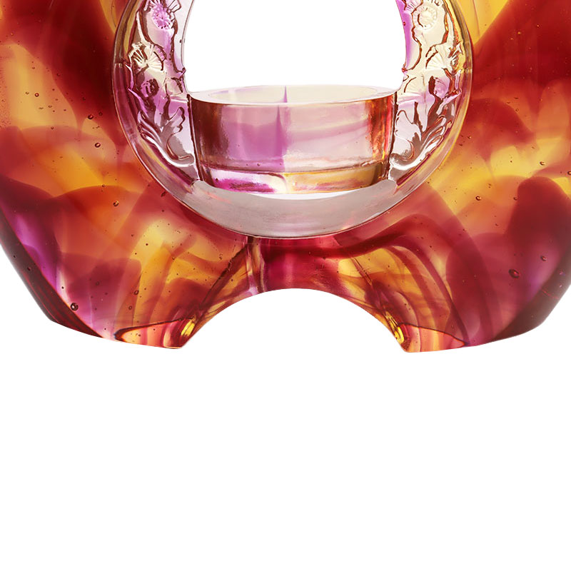 Paars gekleurde glazuur kandelaar